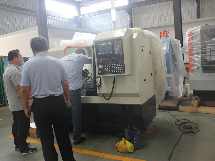 精密數(shù)控車床