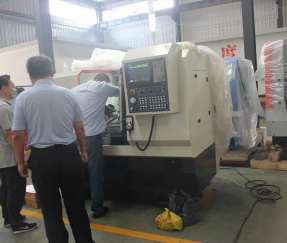 精密數(shù)控車床